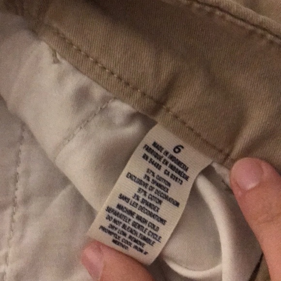 Tan shorts - Picture 3 of 4